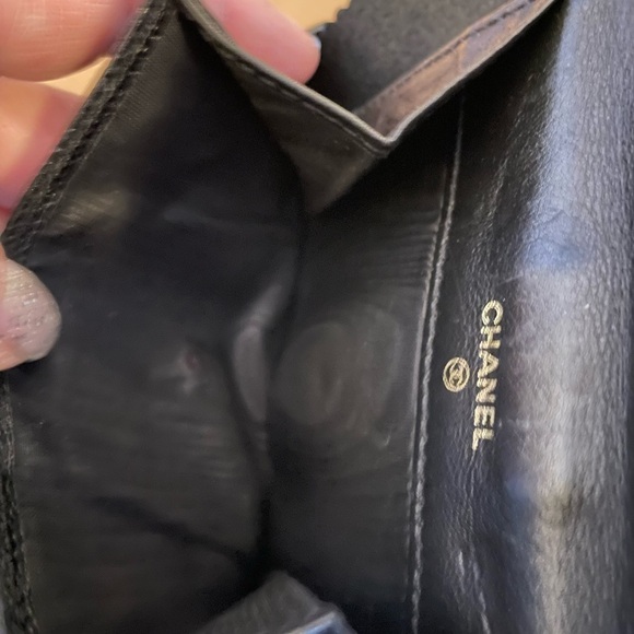 Chanel caviar bifold wallet - Picture 3 of 11